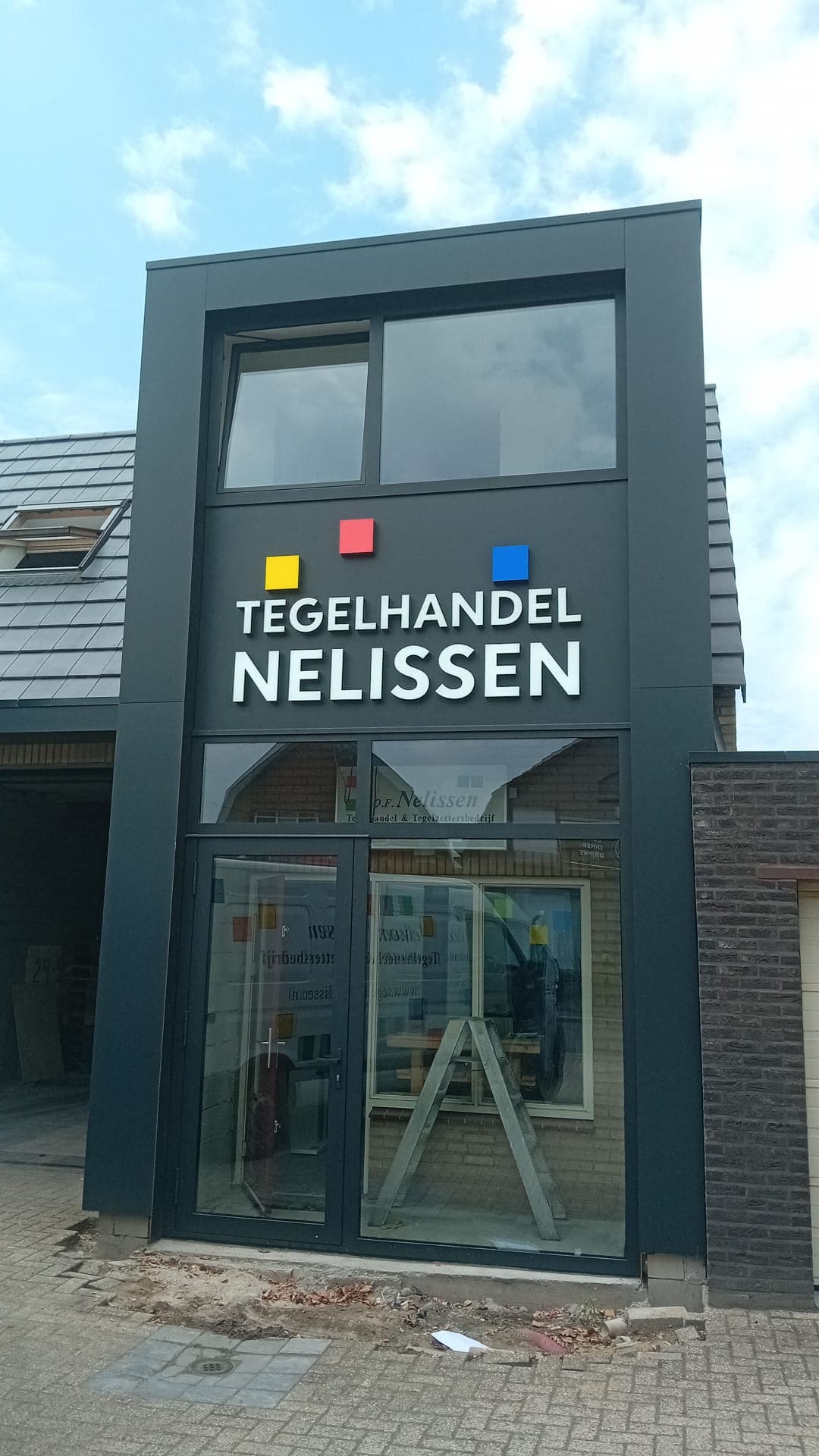 Showroom van Nelissen Tegelhandel & Tegelzettersbedrijf in Berghem